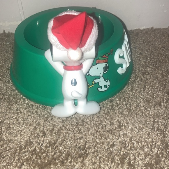 Peanuts Plastic Snoopy Christmas Candy Bowl/Pet Bowl - Picture 2 of 8